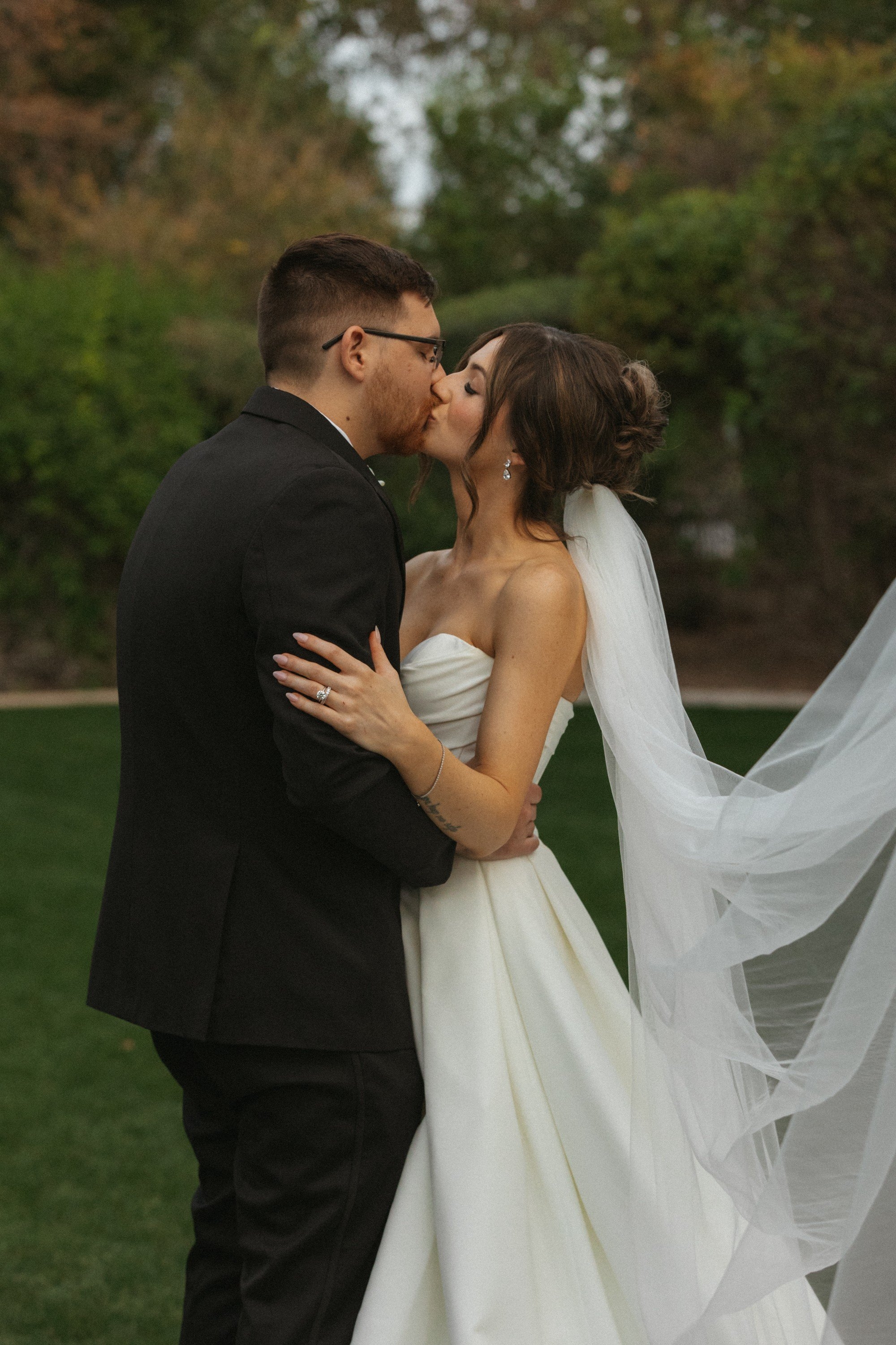 carousel-hero-element image-0