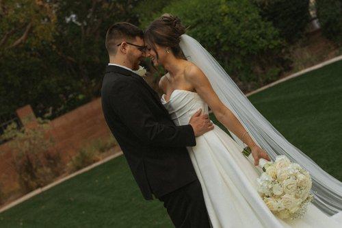 carousel-hero-element image-0