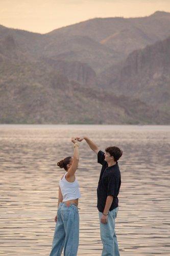 mobile - carousel-hero-element image-0