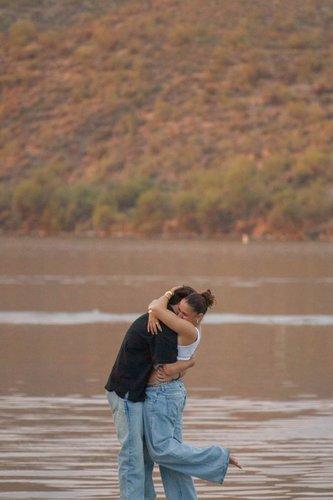 mobile - carousel-hero-element image-0