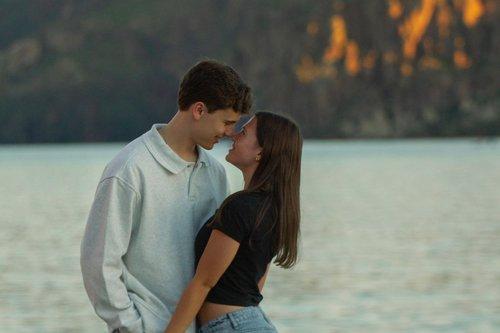 mobile - carousel-hero-element image-4